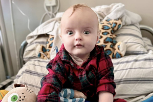 Лікарі "Охматдиту" врятували життя 8-місячної дівчинки з рідкісною вродженою вадою