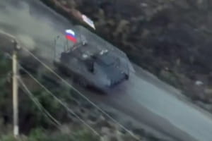 Окупанти вийшли на штурм  з прапорами росії та США – Єрмак