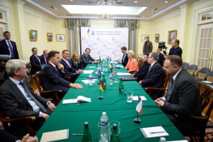 Скоординували позиції – Зеленський розповів, про що говорив з європейськими лідерами незадовго до зустрічі з Трампом (фото)