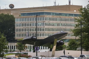 Трамп отстранил от работы старшего офицера ЦРУ, занимавшуюся российским направлением 