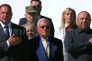 Келлог в Киеве: Зеленский наградил спецпредставителя Трампа Орденом "За заслуги" І степени – подробности