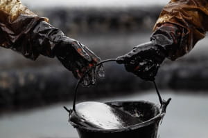 Ціни на нафту зростають після атак України на російські енергооб'єкти