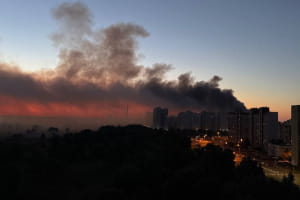 Комбінована ворожа атака на Київ: зруйновано житлову п'ятиповерхівку, кількість загиблих і потерпілих зростає (оновлено)