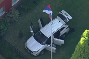 Чоловік на автівці влетів у ворота російського консульства у Сіднеї