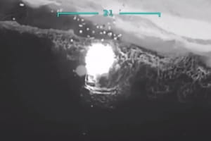 ВМС знищили швидкісний десантний катер рф – мінус сім росіян (відео)