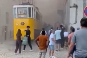 Трагедия в Португалии: авария фуникулера Gloria унесла жизни  десятков человек (обновлено)