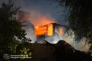 Запоріжжя атакували БпЛА: виникла пожежа, є поранена