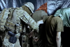 На Добропільському напрямку українські військові взяли в полон групу російських окупантів – відео