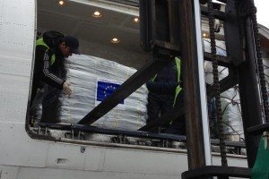 До Дніпропетровська прибув перший літак з допомогою від ЄС