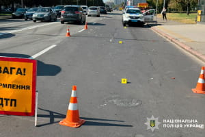 У Києві п'яна водійка збила військову просто на пішохідному переході 