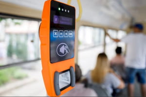 У Києві через нічний обстріл можливі перебої з оплатою карткою проїзду в громадському транспорті