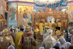 Божественная Литургия в храме Успения Пресвятой Богородицы поселка Александровка Одесской области – трансляция 