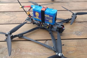 Львівські інженери розробили унікальну батарею, що дозволяє дрону летіти 60 км &ndash; як це змінить фронт