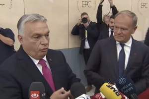 "На чьей стороне Орбан?": венгерский премьер дал неожиданный ответ на вопросы Туска –  видео