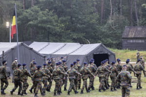 У Бельгії біля військової бази помітили невідомі дрони: три аеропорти припинили роботу