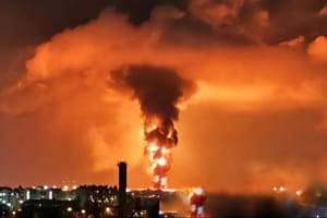 В оккупированном Крыму прогремели взрывы: горит нефтебаза