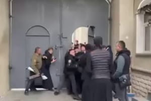 Нацполіція встановила осіб, які перешкоджали правоохоронцям у Почаївській лаврі