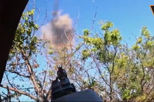 На запорожском направлении военный ВСУ спас побратимов, сбив дрон-камикадзе – видео