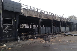 Враг атаковал Днепропетровскую область: горели дома и магазин, повреждена линия электропередач