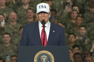 "Это лучшие ракеты в мире": Трамп объявил о передаче Японии ракет для F-35