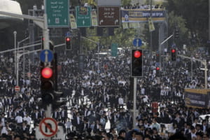 Масові протести в Ізраїлі: ортодоксальні євреї не хочуть служити в армії &ndash; відео