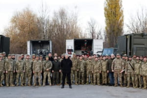 Порошенко на Сумщині передав допомогу в 15 бригад та підрозділів ЗСУ: що отримали оборонці