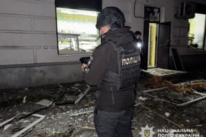 Масштабный пожар после удара дрона по Днепру – есть пострадавшие (обновлено)