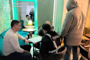 Обещали "лазерное оружие" &ndash; мошенники обманули американского добровольца более чем на 3 млн грн