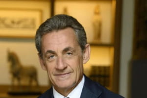 Експрезидента Франції хочуть відпустити з-під варти через "важке життя" у в'язниці