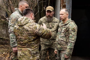 Противник штурмует, но безуспешно: Сырский провел совещание в районе Покровска