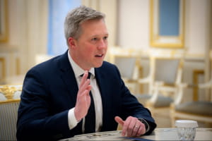 Після Києва &ndash; Абу-Дабі: міністр армії США Дрісколл проводить переговори з росіянами в ОАЕ &ndash; CBS News