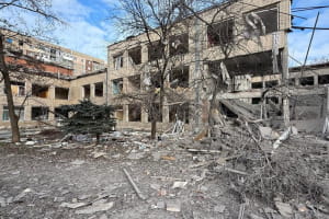 Обстріл Донеччини: поранено дев'ятьох людей, пошкоджено 23 будинки та дві школи