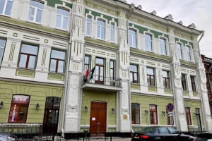 москва закрывает польское консульство в Иркутске