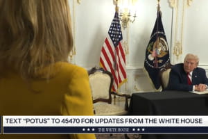 Трамп оскорбил журналистку, назвав ее тупой, в ответ на вопрос о Байдене