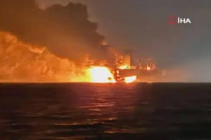 В Чёрном море на двух танкерах "теневого флота" россии прогремели взрывы &ndash; подробности (фото, видео)