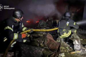 Атака на Київщину: пошкоджені будинки й авто &ndash; є постраждалі (оновлено)