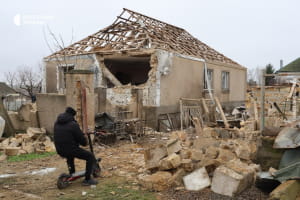 Армія рф обстріляла Чорнобаївку на Херсонщині: є поранені, потрощені будинки, лінії електропередач та газопровід