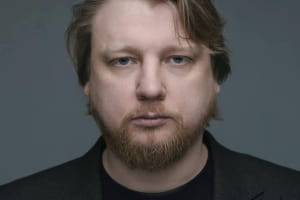 Скандальный ведущий Петров работает в штате Национального военного мемориального кладбища &ndash; подтверждение от учреждения