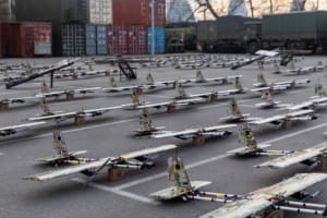 Порошенко передав бригадам ЗСУ подарунок до Різдва: 100 дронів-камікадзе "Блискавка"