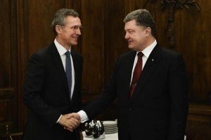 НАТО надаватиме Україні політичну і практичну підтримку - Столтенберг