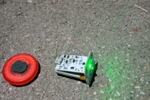 В Киеве возле приемной Координационного штаба обнаружили предмет, похожий на радиомаячок