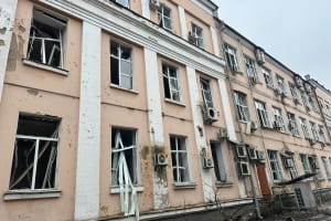 Вражеская атака на Киев: повреждено административное здание Минобразования &ndash; фото