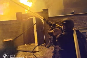 Россияне обстреляли Херсон: количество пострадавших растет (обновлено)