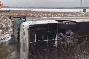 В Ивано-Франковской области перевернулся рейсовый автобус: есть погибшие и раненые, среди них &ndash; дети (видео)