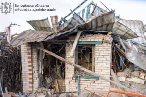 Российские дроны совершили массированную атаку на Запорожье: в городе есть возгорания и раненые