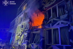 Ночная атака на Киев: возгорание в медицинском учреждении, есть погибший и пострадавшие (обновлено)