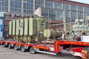 Допоможе стабілізувати електропостачання: в Україну доставили трансформатор з німецької ТЕЦ (фото)