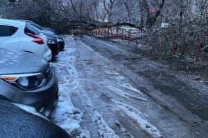 В Україні вирує негода: ускладнений рух на дорогах і ожеледиця, у деяких регіонах &ndash; відсутнє світло (фото, відео)