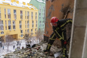 В Киеве завершили работы по ликвидации последствий обстрела: 4 погибших, 25 пострадавших &ndash; ГСЧС (фото)