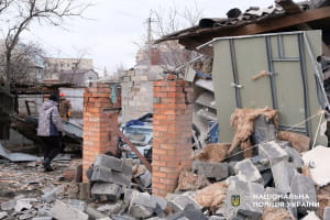 россия сбросила на Славянск управляемую бомбу мощностью 250 кг: есть раненые (фото, видео)